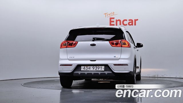 Kia Niro 2017 — photo 4