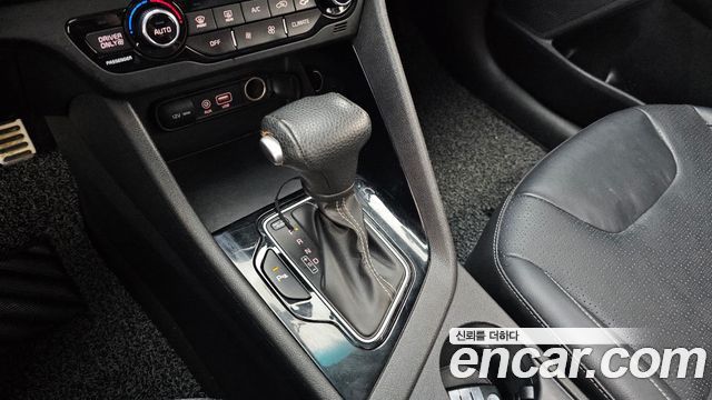 Kia Niro 2017 — photo 12