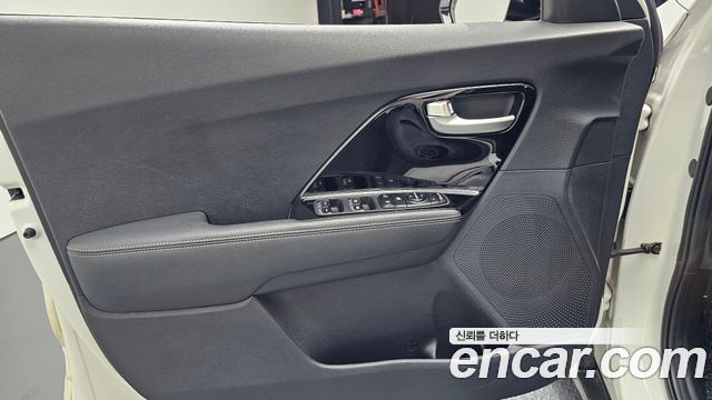 Kia Niro 2017 — photo 14