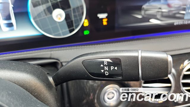 Mercedes-Benz S-Class 2019 — photo 12