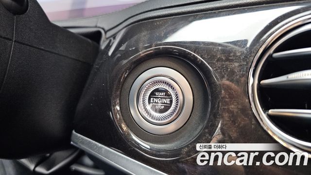 Mercedes-Benz S-Class 2019 — photo 30