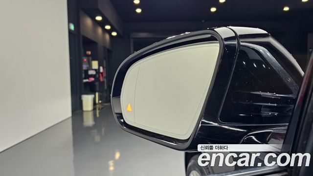 Mercedes-Benz S-Class 2019 — photo 32