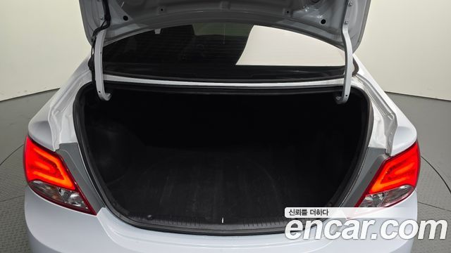 Hyundai Accent 2019 — photo 25