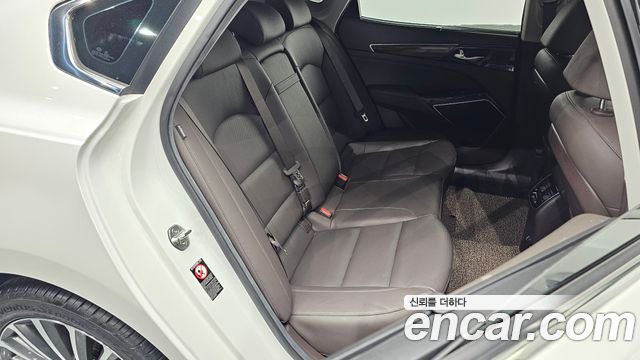 Kia K7 2017 — photo 17