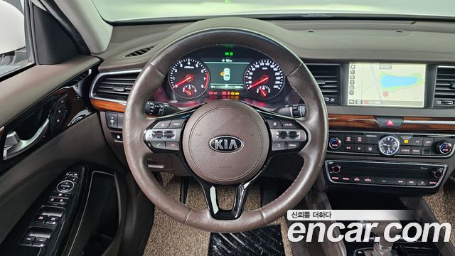 Kia K7 2017 — photo 18