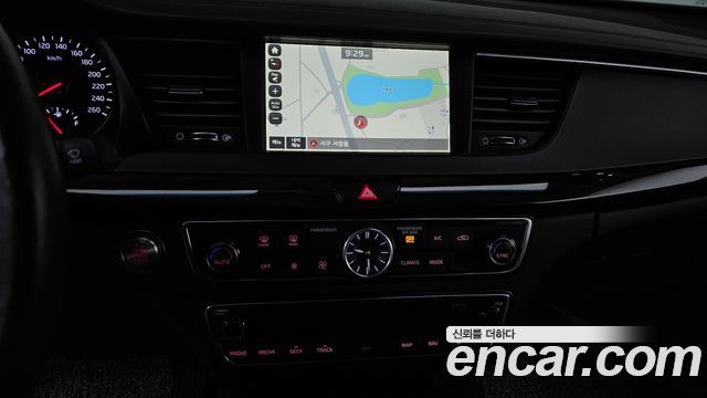 Kia K7 2017 — photo 19