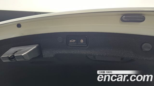 Kia K7 2017 — photo 26