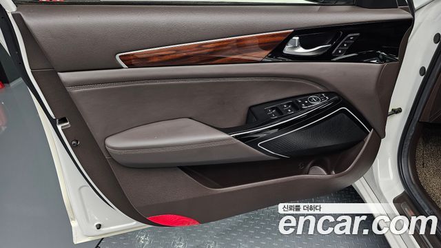 Kia K7 2017 — photo 14