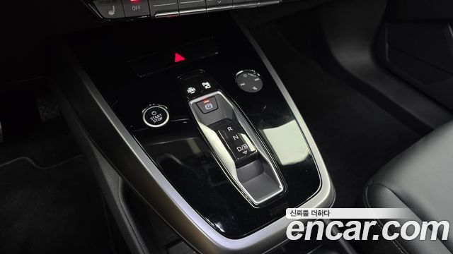 Audi Q4 e-tron 2022 — photo 9