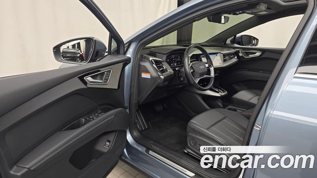 Audi Q4 e-tron 2022 — photo 10