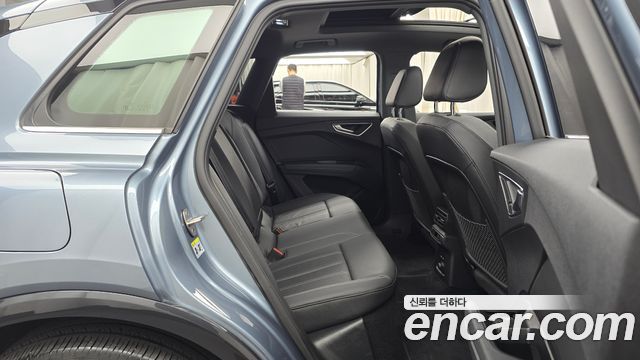 Audi Q4 e-tron 2022 — photo 12