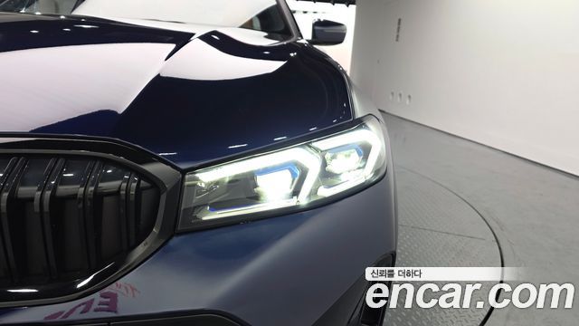 BMW 3-Series 2025 — photo 8