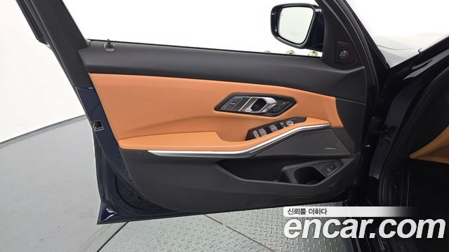 BMW 3-Series 2025 — photo 14