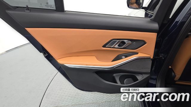 BMW 3-Series 2025 — photo 15