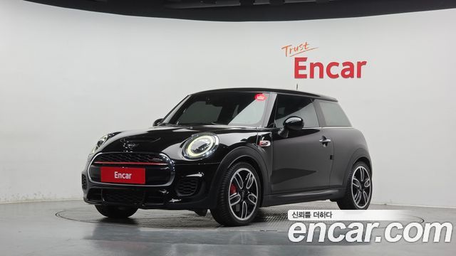 Mini Cooper 2019 — photo 1