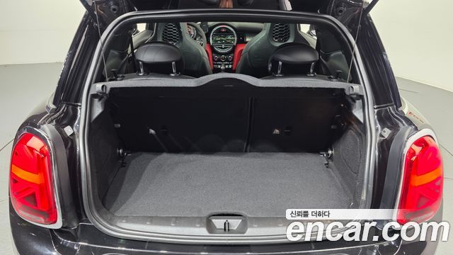 Mini Cooper 2019 — photo 26