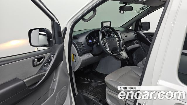 Hyundai Starex 2019 — photo 12