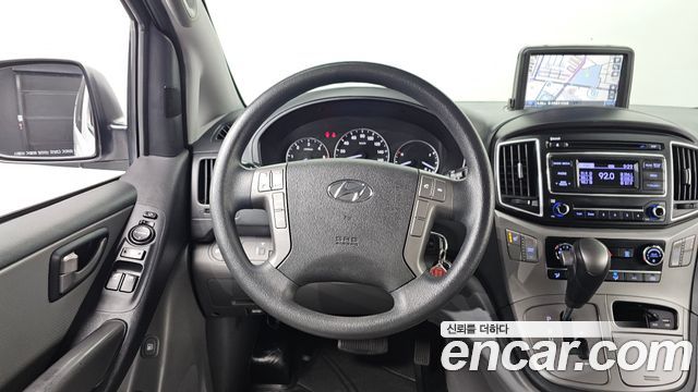 Hyundai Starex 2019 — photo 13