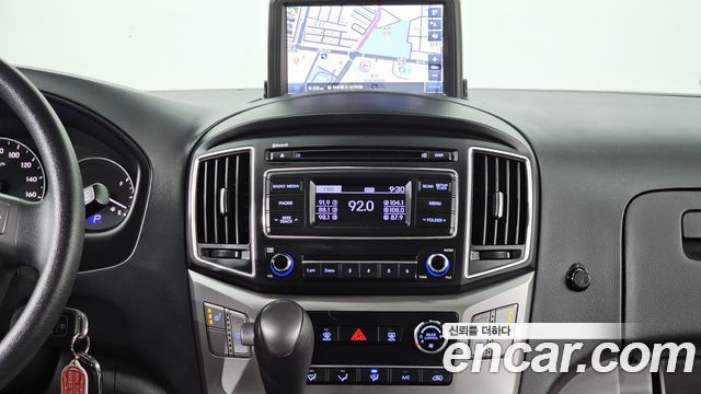 Hyundai Starex 2019 — photo 14
