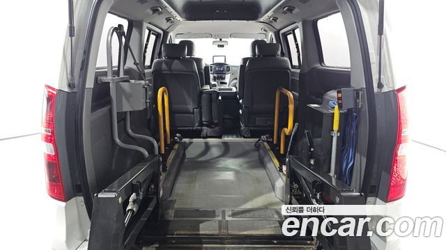 Hyundai Starex 2019 — photo 20