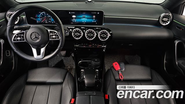 Mercedes-Benz A-Class 2020 — photo 7