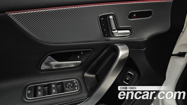 Mercedes-Benz A-Class 2020 — photo 13