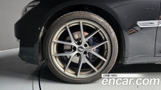 BMW 7-Series 2015 — photo 5