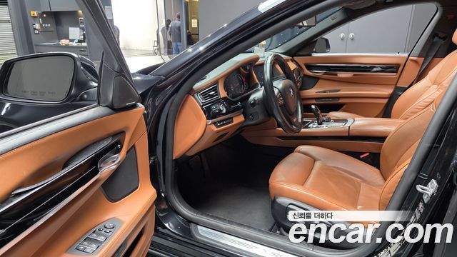 BMW 7-Series 2015 — photo 10