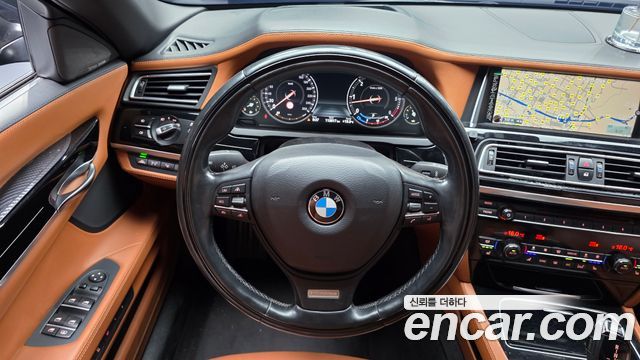 BMW 7-Series 2015 — photo 13