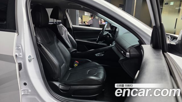 Hyundai AVANTE 2023 — photo 17