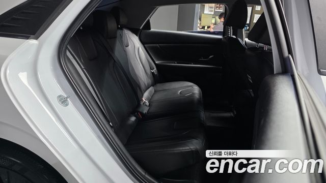 Hyundai AVANTE 2023 — photo 18