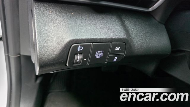 Hyundai AVANTE 2023 — photo 24