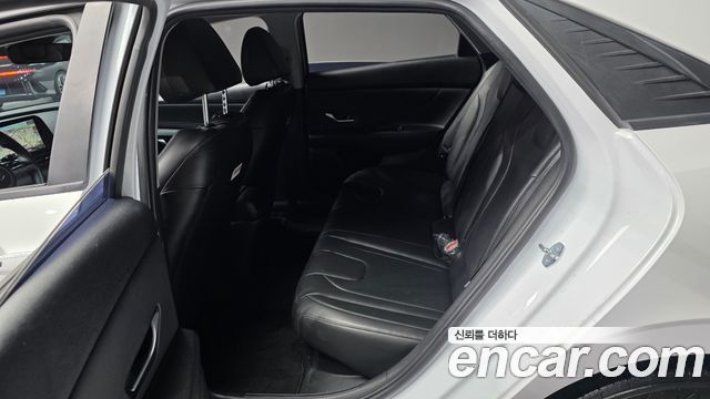 Hyundai AVANTE 2023 — photo 16