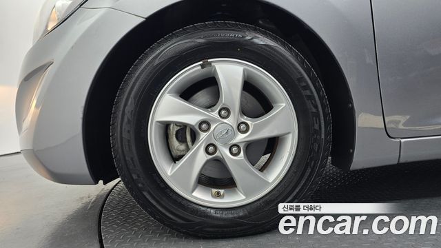 Hyundai AVANTE 2016 — photo 5