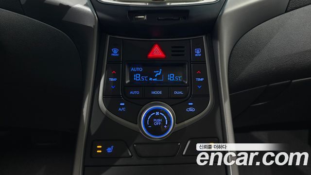 Hyundai AVANTE 2016 — photo 21