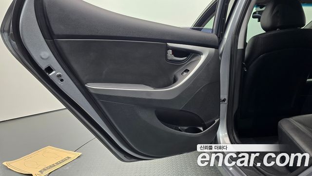 Hyundai AVANTE 2016 — photo 15