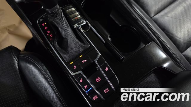 Kia K7 2016 — photo 12