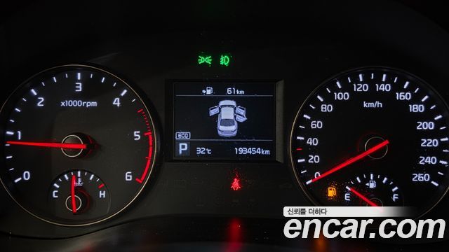 Kia K7 2016 — photo 13
