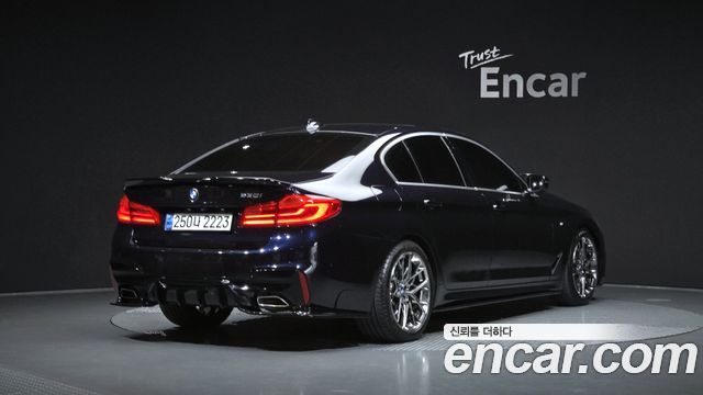 BMW 5-Series 2019 — photo 2