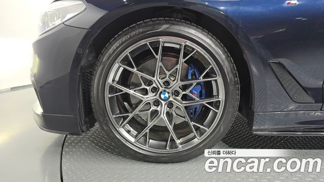 BMW 5-Series 2019 — photo 5