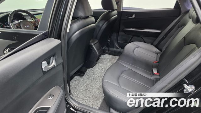 Kia K5 2016 — photo 18