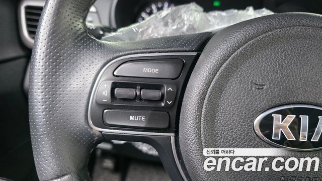 Kia K5 2016 — photo 25