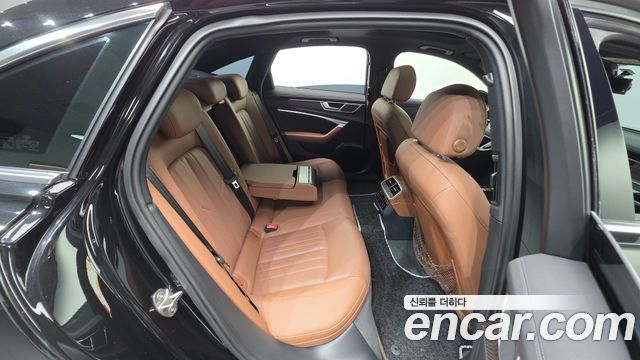 Audi A6 2021 — photo 17
