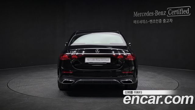 Mercedes-Benz E-Class 2026 — photo 4