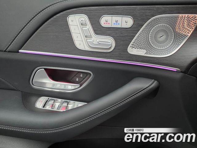 Mercedes-Benz GLE-Class 2026 — photo 12