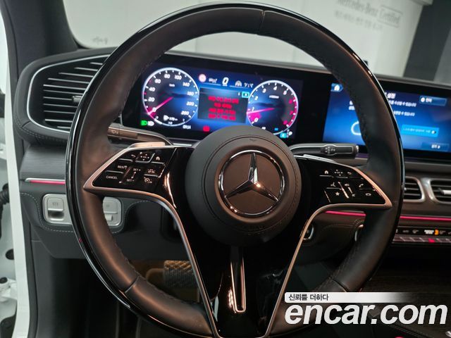 Mercedes-Benz GLE-Class 2026 — photo 13