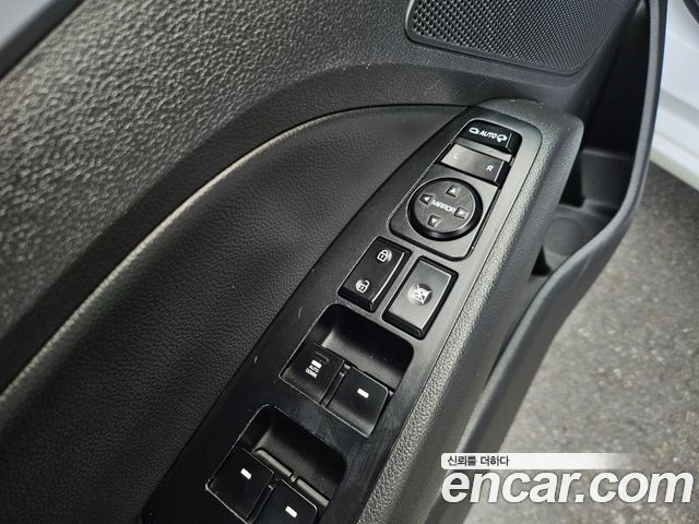 Hyundai AVANTE 2020 — photo 11