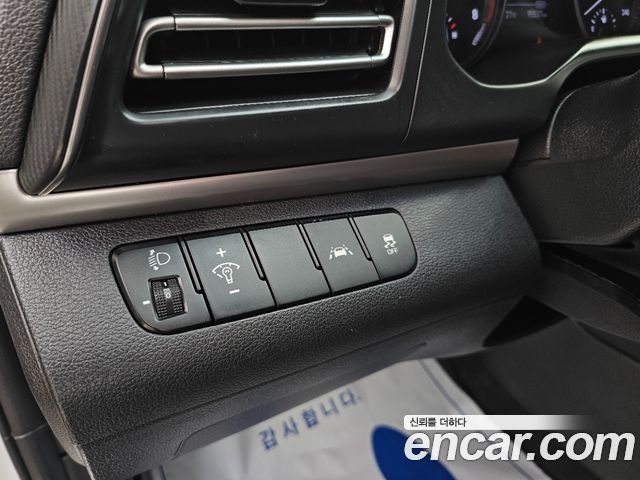 Hyundai AVANTE 2020 — photo 13