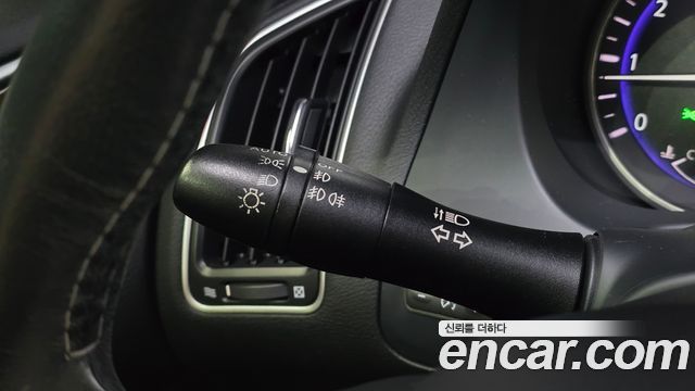 Infiniti Q50 2014 — photo 22