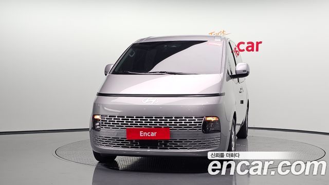 Hyundai Staria 2025 — photo 3